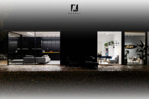 Okna MoreView i galandage nocą – Naumal / MoreView and galandage windows at night – Naumal